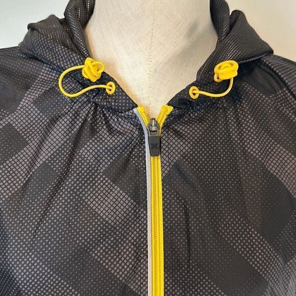 Xersion Lightweight Windbreaker Jacket - Picture 3 of 10